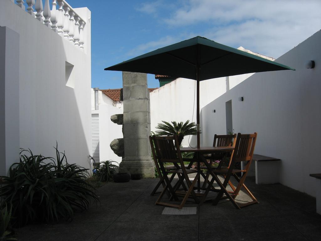 A Casa Do Lado Pensionat Horta  Eksteriør billede